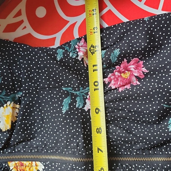 Peplum zip up floral top - Picture 4 of 14